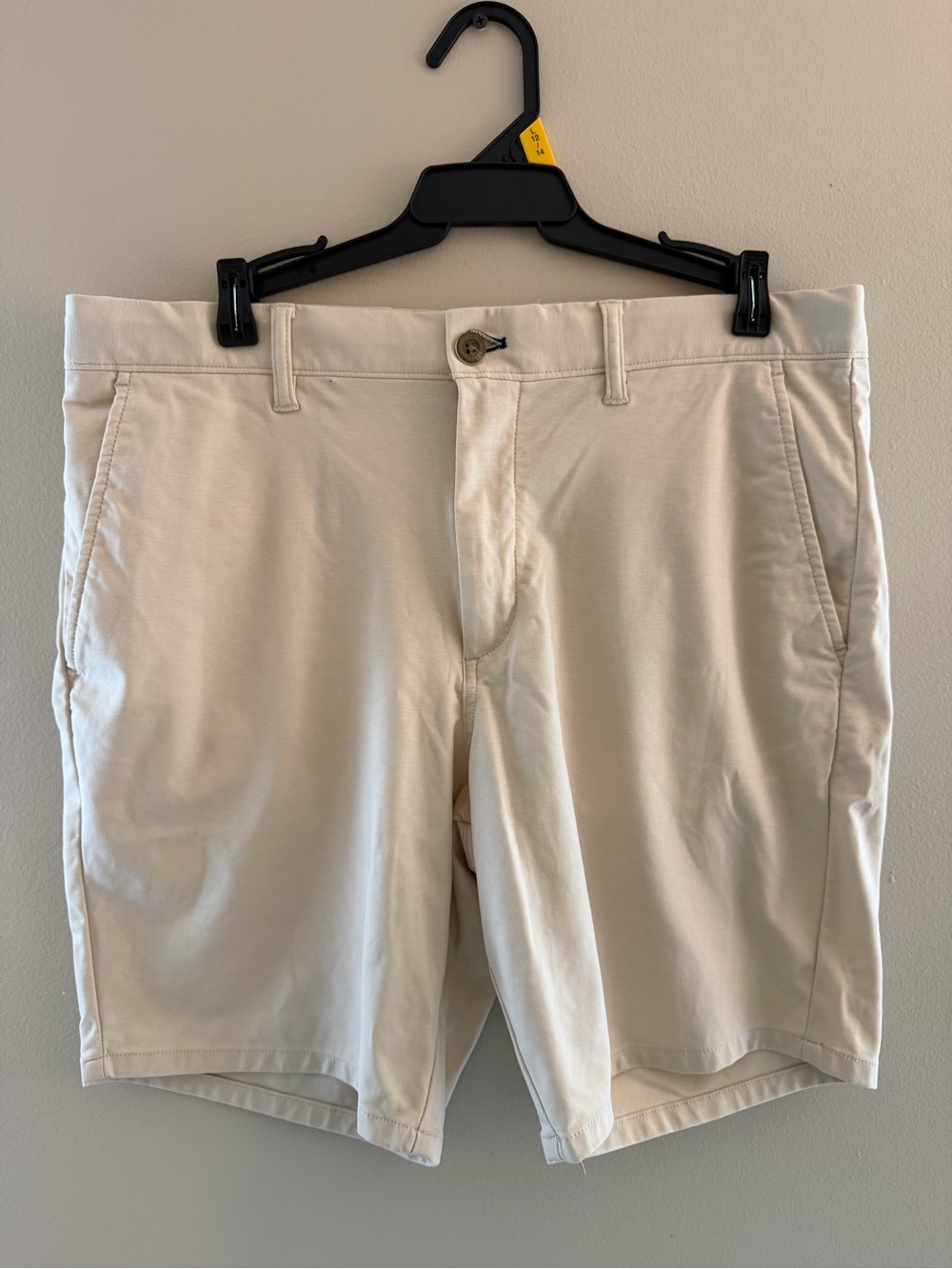 johnnie-O Cream Flat-Front Chino Shorts